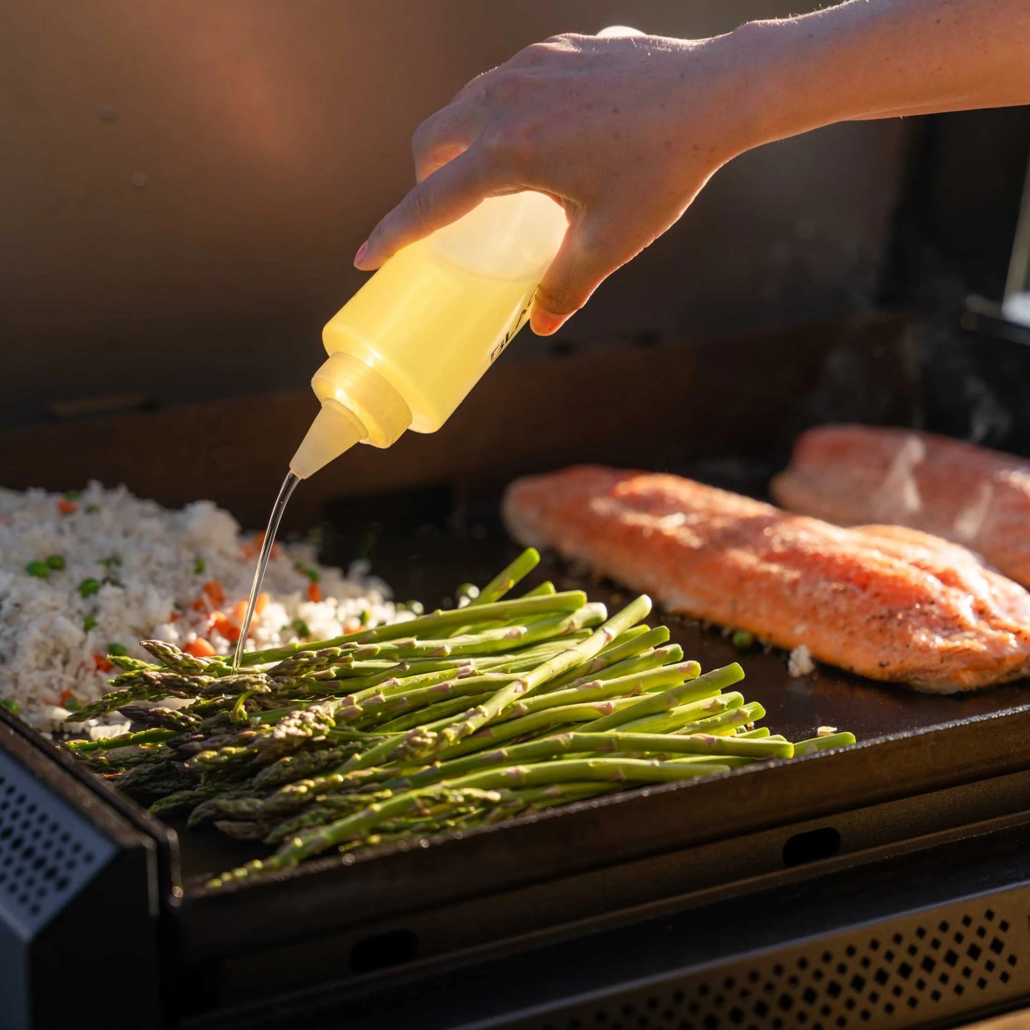 28" Deep Kitchen Griddle in Stainless Steel w/Hood - Image 9