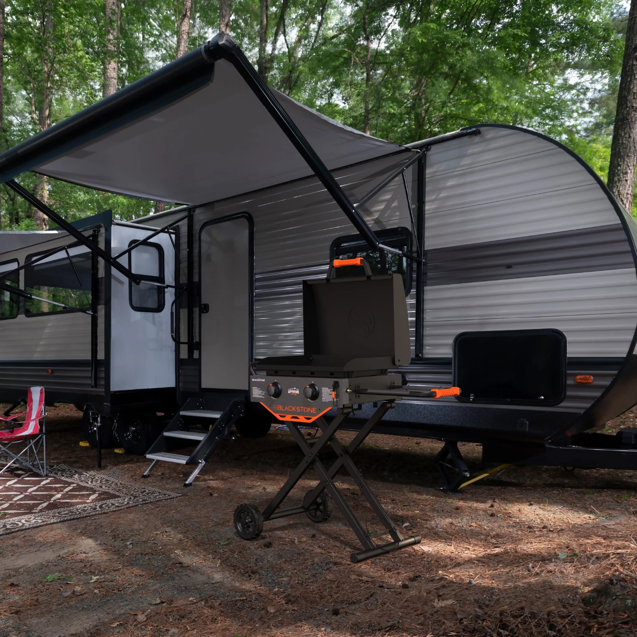 Adventure Ready 22” Griddle with Flexfold Legs - Image 5
