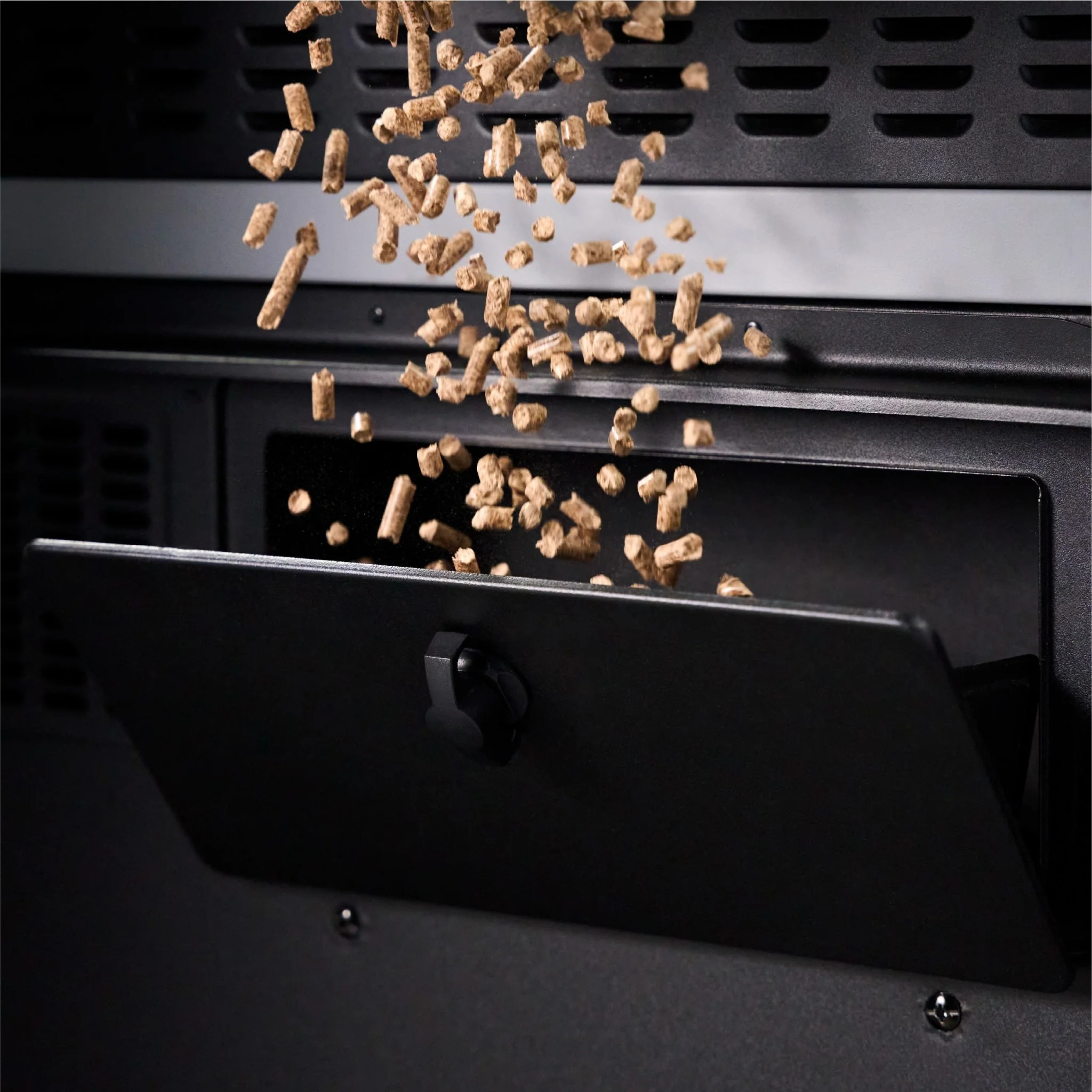 28" XL Griddle Vertical Pellet Smoker Combo - Image 12