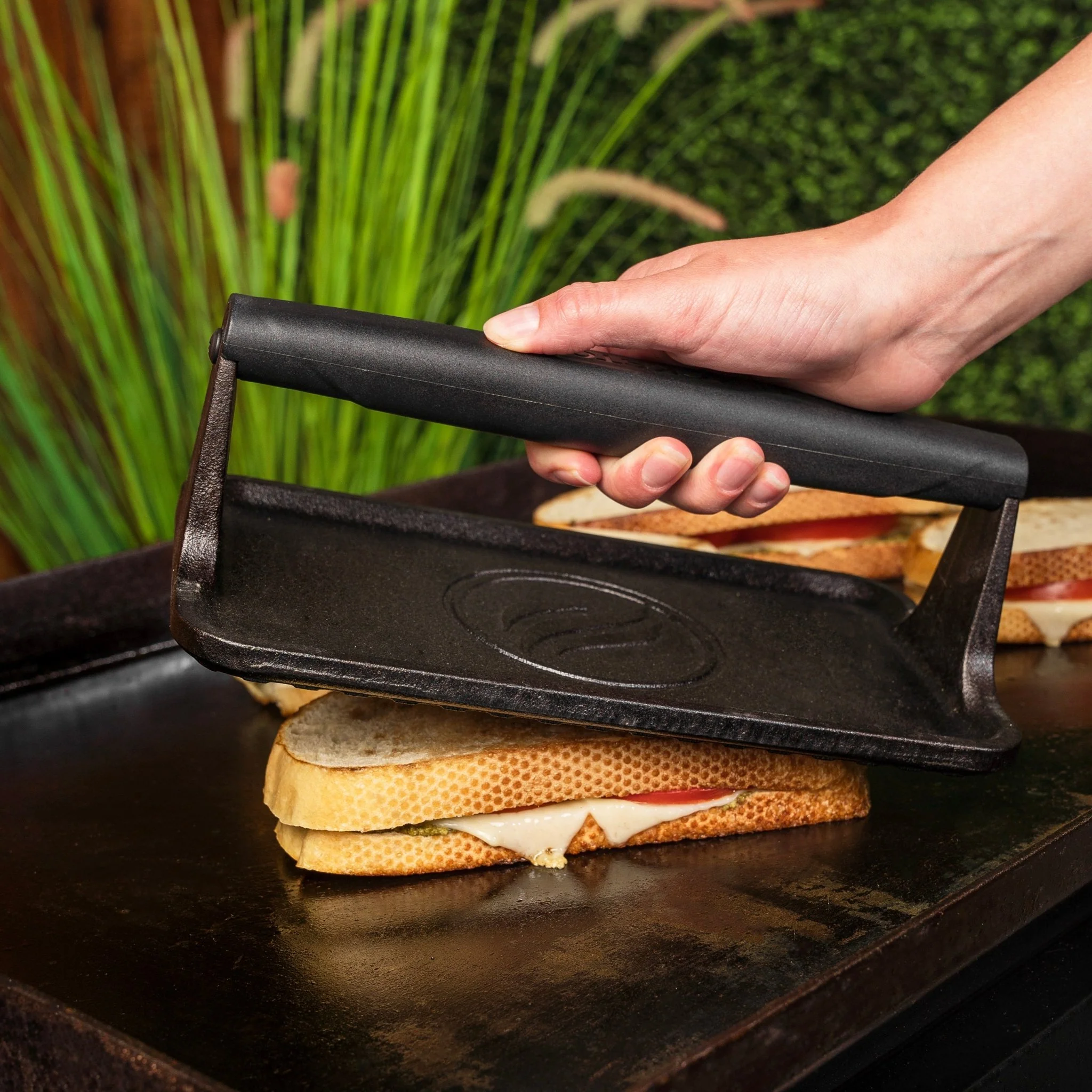 Medium Cast Iron Griddle Press - Image 6