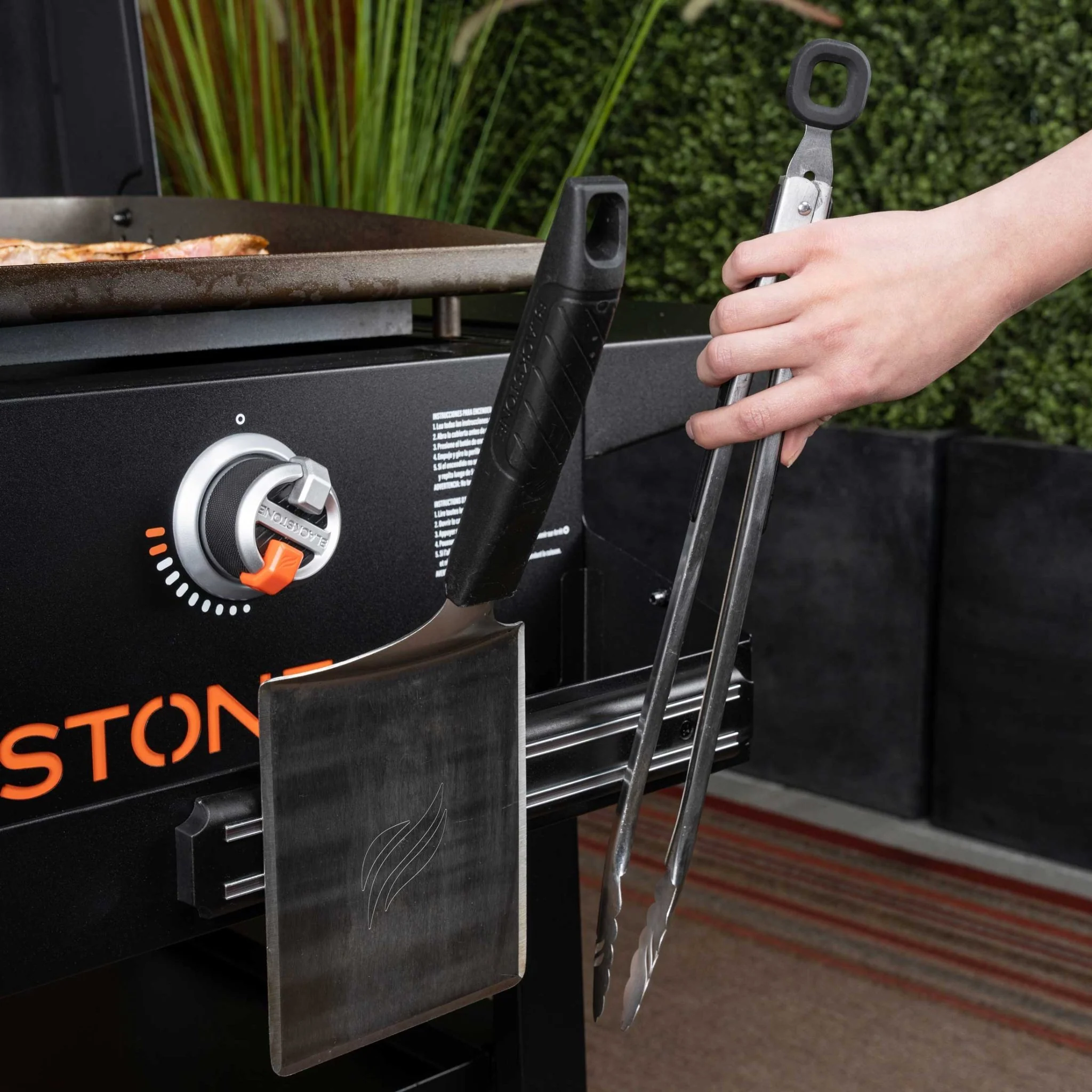 28" Griddle with Hood and Front Shelf - Image 5