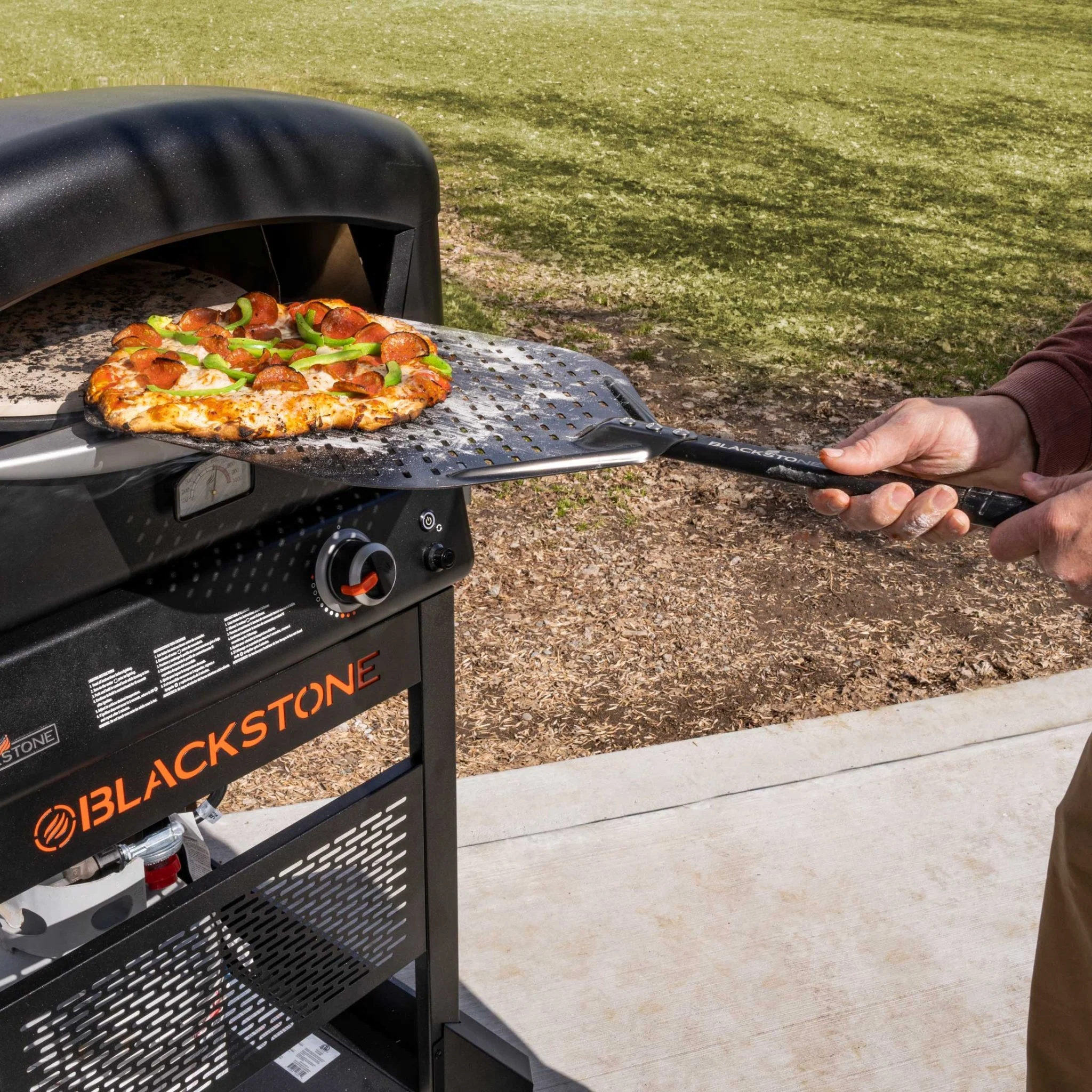 Perforated Aluminum Pizza Peel - Image 4